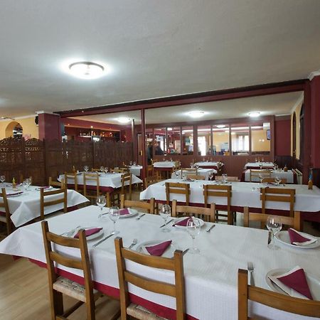 Hotel Terranova Oza de los Ríos Екстериор снимка