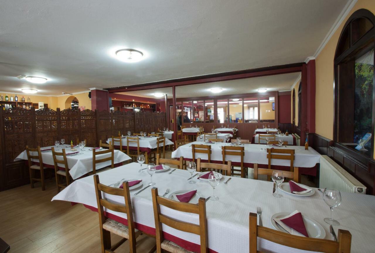 Hotel Terranova Oza de los Ríos Екстериор снимка