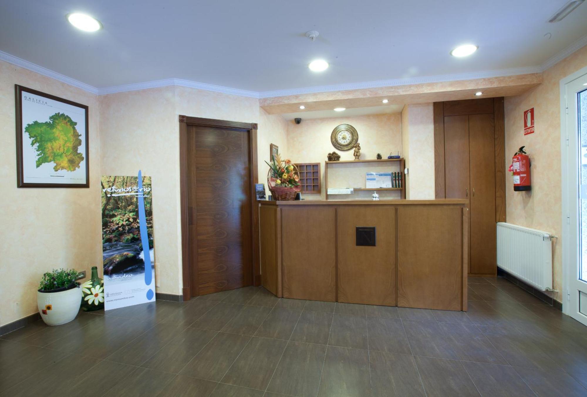 Hotel Terranova Oza de los Ríos Екстериор снимка